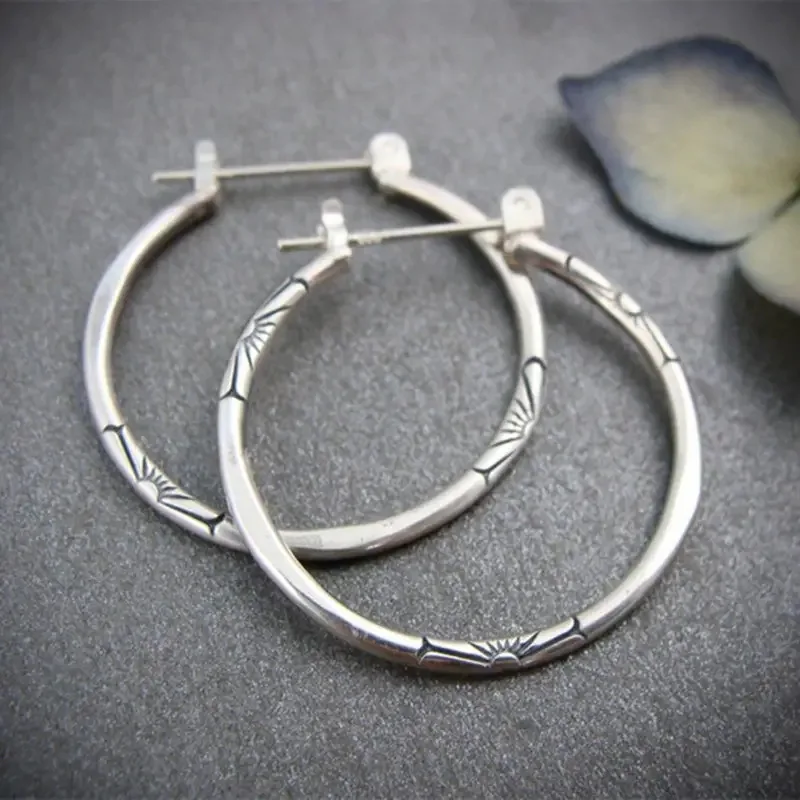 Silver Plated Hoop Earrings For Women Alloy Metal Fashion Jewelry Classic Round Design Daily Wear Accessory