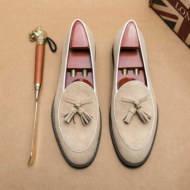Green Color Faux Suede Breathable Logo Custom Available Wholesale Tassels Loafers Shoes for Men