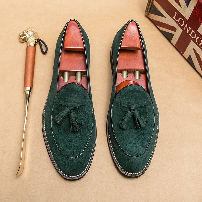 Green Color Faux Suede Breathable Logo Custom Available Wholesale Tassels Loafers Shoes for Men