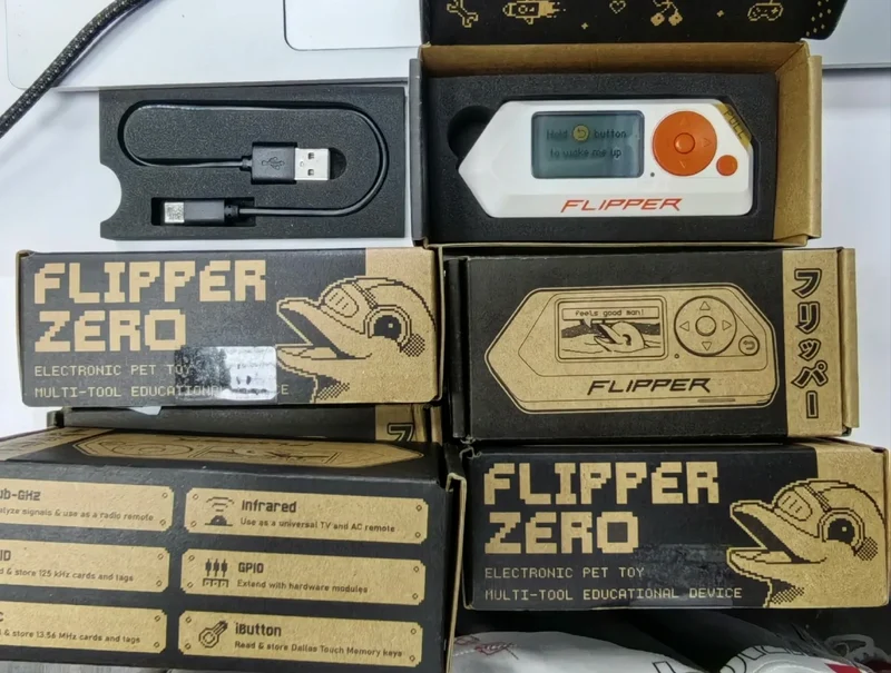 Original Flipper Zero Electronic Pet Dolphin Is an Open-source Multifunctional Tool