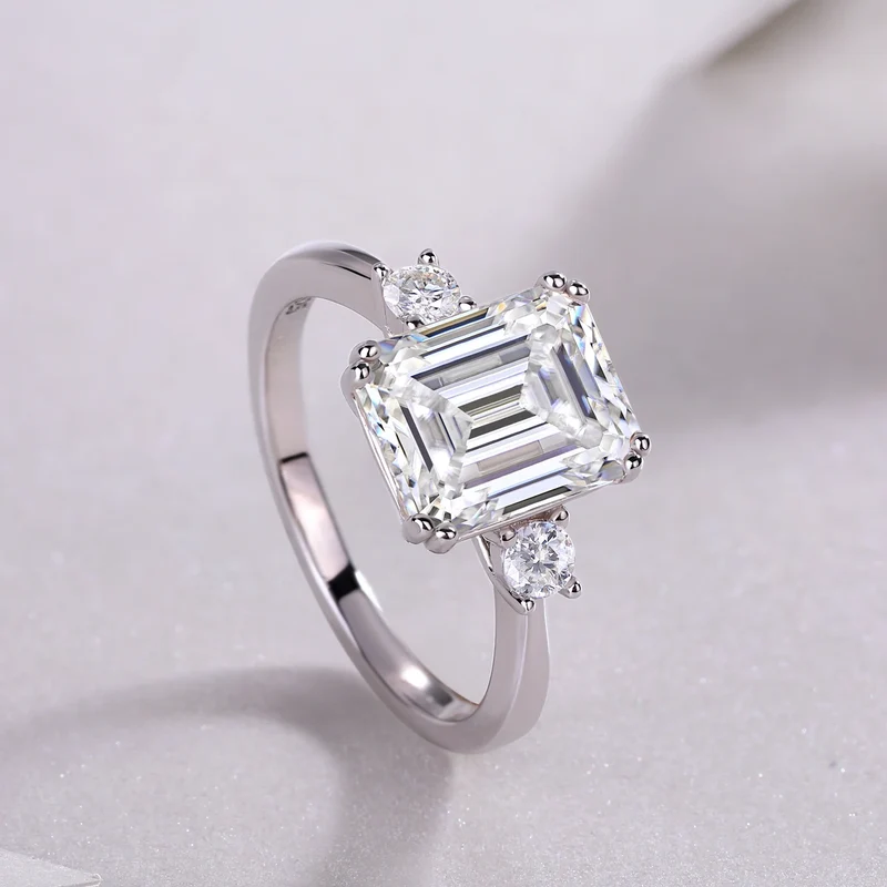 Luxury Female S925 Sterling Silver Moissanite Ring Women Emerald Cut Engagement Ring Fine Jewelry Ring