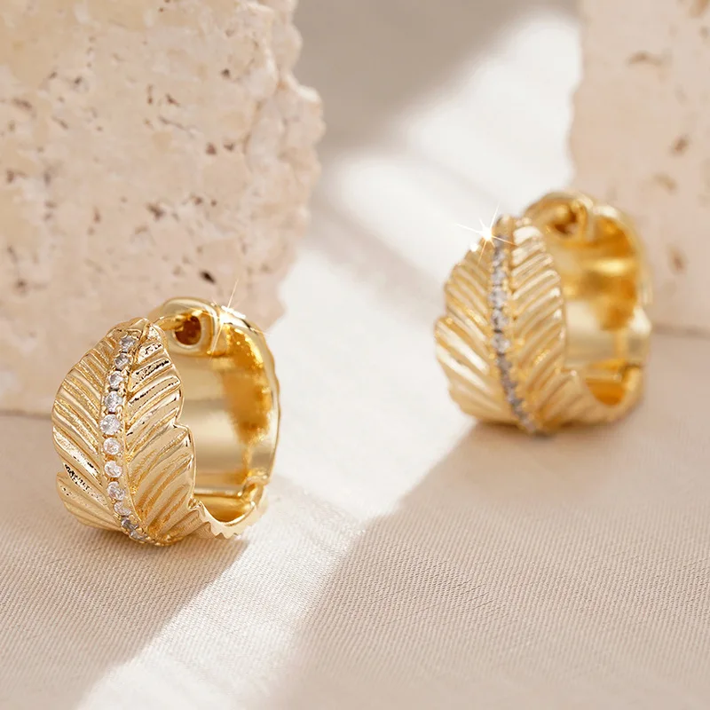 E4482 Golden Feather Stud Earrings With Round Crystal Channel Setting For Women Classic Fashion Jewelry