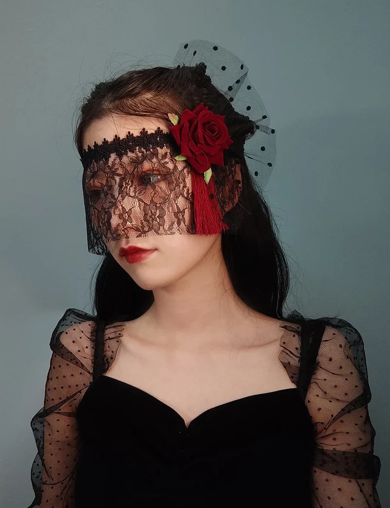 Women Hollow Lace Masquerade Face Mask Sexy Cosplay Prom Party Props Costume Halloween Masquerade Mask Nightclub Queen Eye Mask