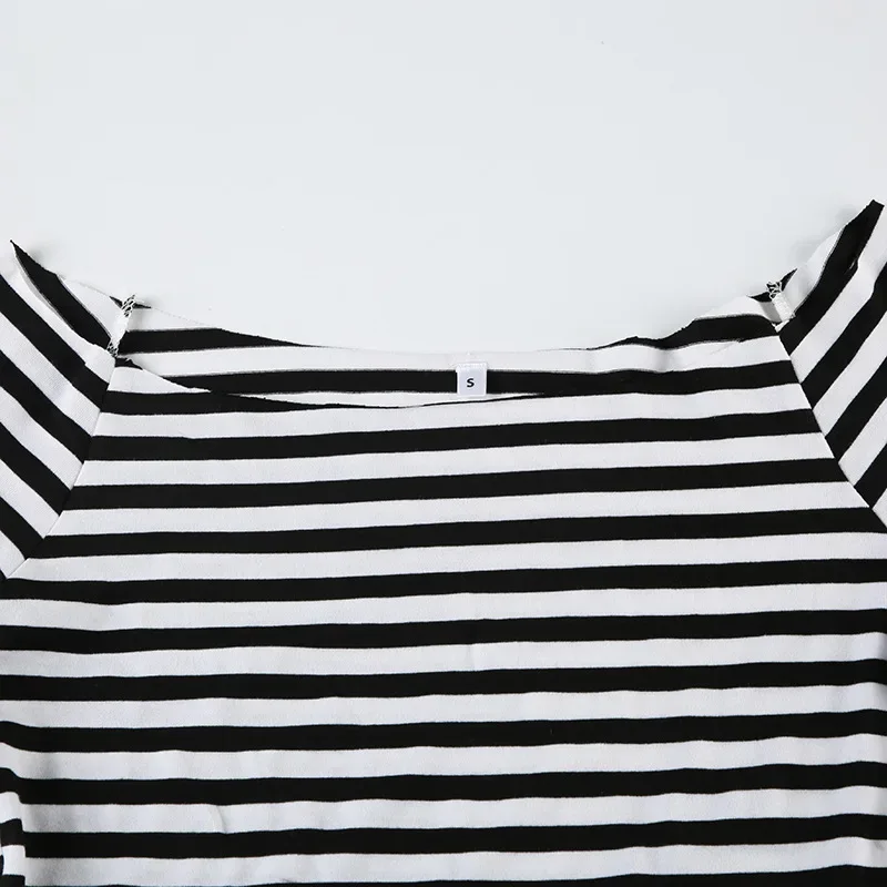 Autumn sexy off shoulder long sleeved black white contrasting color stripes slash neck T-shirt
