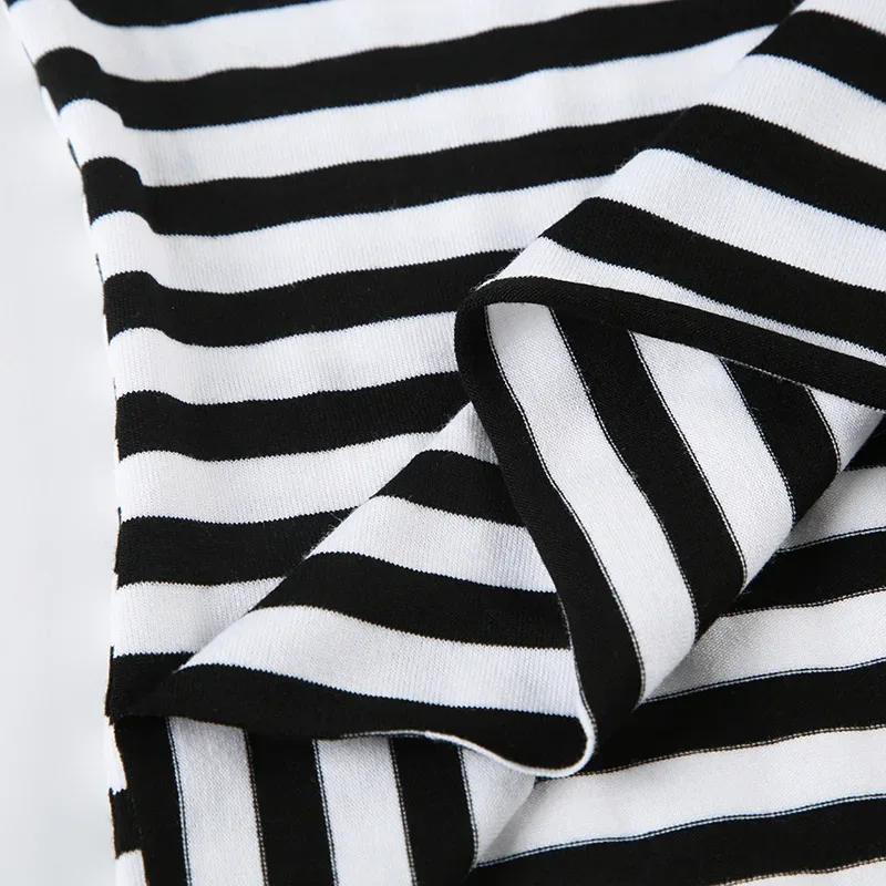 Autumn sexy off shoulder long sleeved black white contrasting color stripes slash neck T-shirt