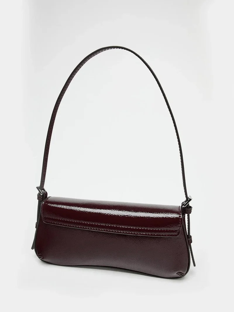 Red Stick Underarm Bag 2024 Autumn New Product Fashionable Simple Commuter Flip Retro Shoulder Bag