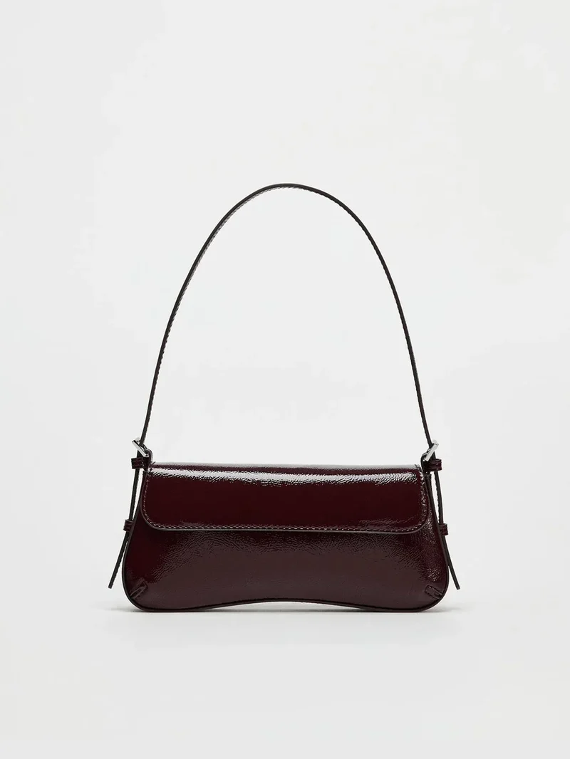 Red Stick Underarm Bag 2024 Autumn New Product Fashionable Simple Commuter Flip Retro Shoulder Bag