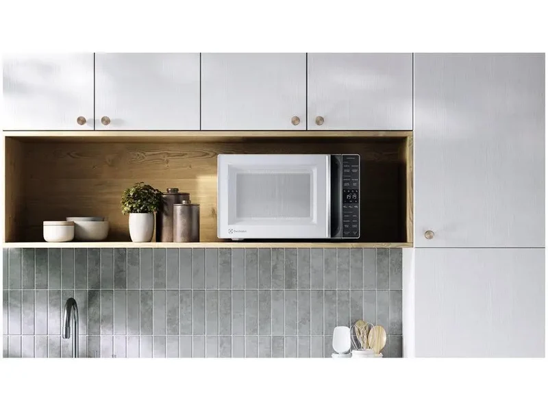 Microwave Electrolux 36L White and Grey ME36B - 220V