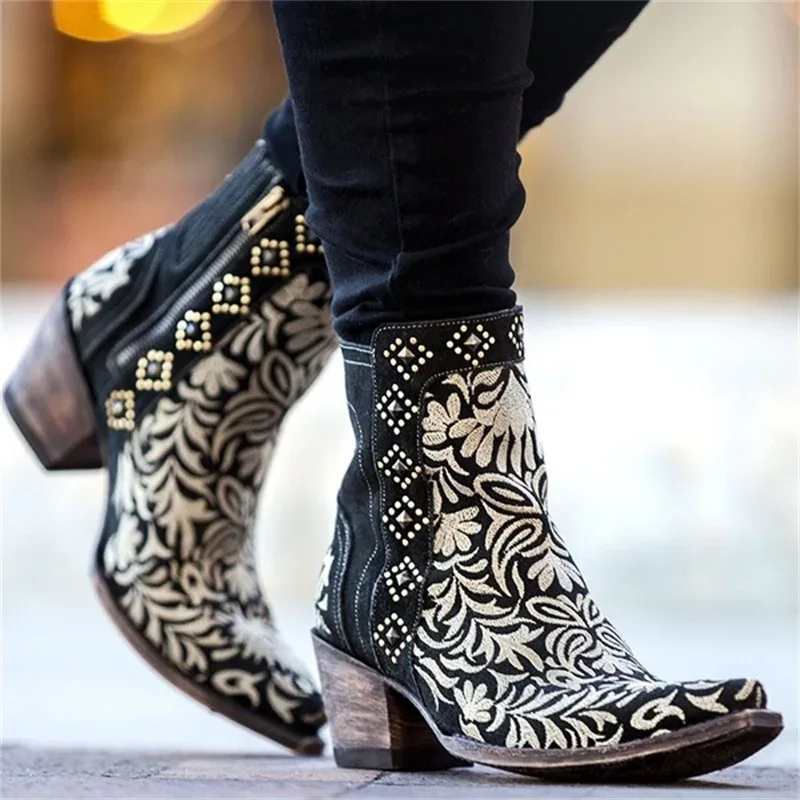 Autumn Winter Ladies Boots Casual Embroidery Zipper Ankle Boots Rivet Western Pointed Toe Low-heel Warm Boots For Ladies Shoes