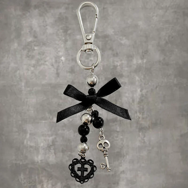 Salircon Gothic Cross Love Heart Skull Key Pendant Keychain for Women Trend Black Bowknot Key Ring Female Halloween Y2K Jewelry
