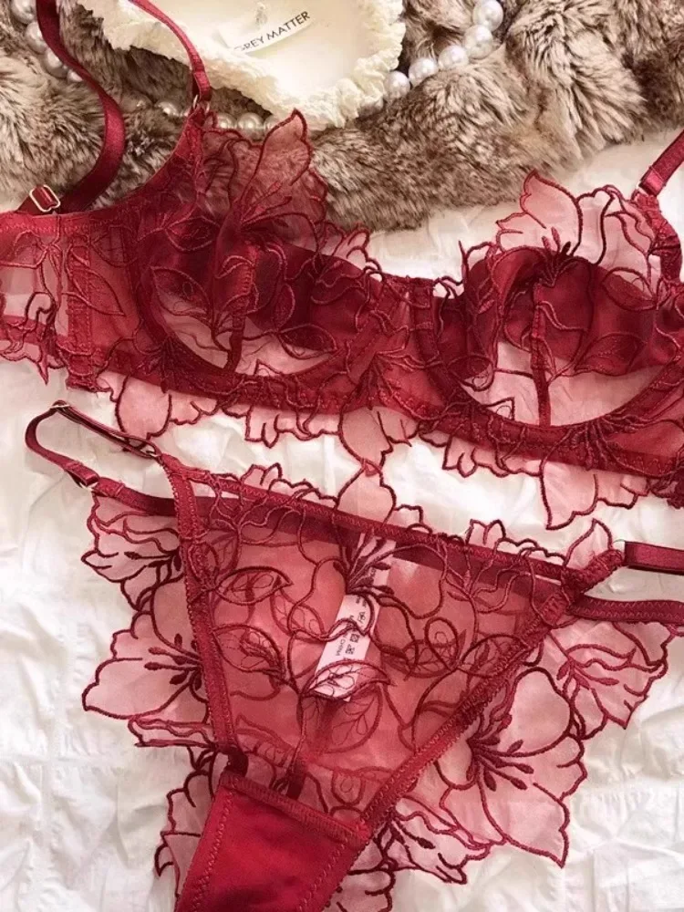 MOYISU French Pure Desire Lingerie Sexy Thin Cup with Underwire Bra Set Christmas New Embroidered Lace Underwear Bra