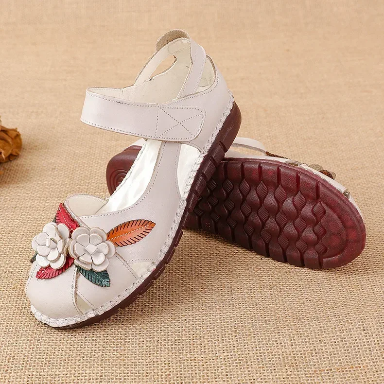 New 2025 Ladies Flat Sandals Soft Leather Anti-Slip Bottom Ethnic Style Comfortable Soft Surface Design for Elderly People