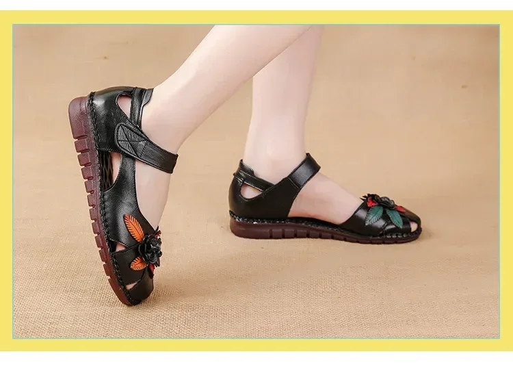 New 2025 Ladies Flat Sandals Soft Leather Anti-Slip Bottom Ethnic Style Comfortable Soft Surface Design for Elderly People