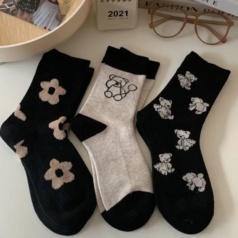 5 Pairs Women's mid Calf Socks with Cute Bear Design Breathable Soft Floral Print Casual Socks for Comfortable Wear