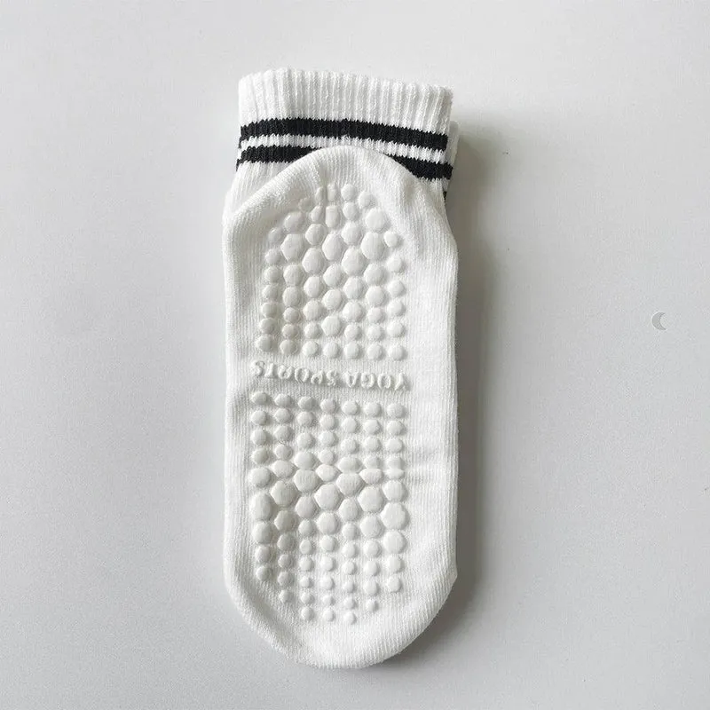 Grip Socks for Women Non Slip Pilates Yoga Socks with Double Stripes Non Slip Socks for Workout Ballet Athletic Socks