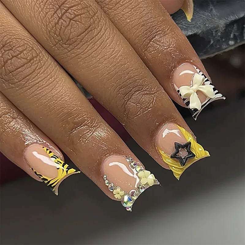 24pcs Nude Pink Sweet Fake Nails Short Duckbill Leopard Print French False Nails With 3D Bowknots Butterfly Cherry Press On Nail