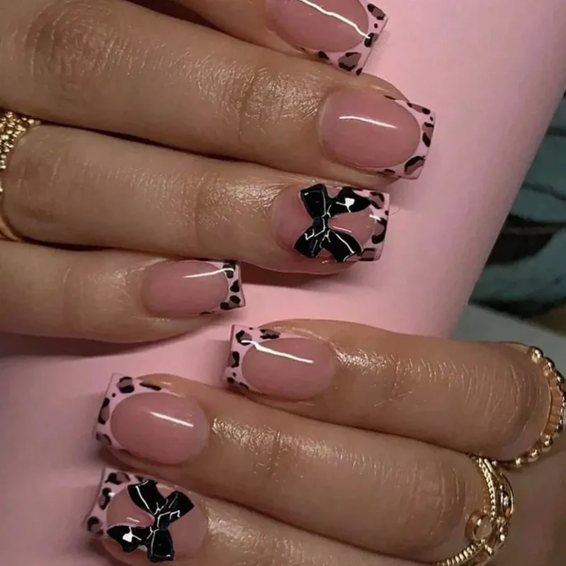 24pcs Nude Pink Sweet Fake Nails Short Duckbill Leopard Print French False Nails With 3D Bowknots Butterfly Cherry Press On Nail