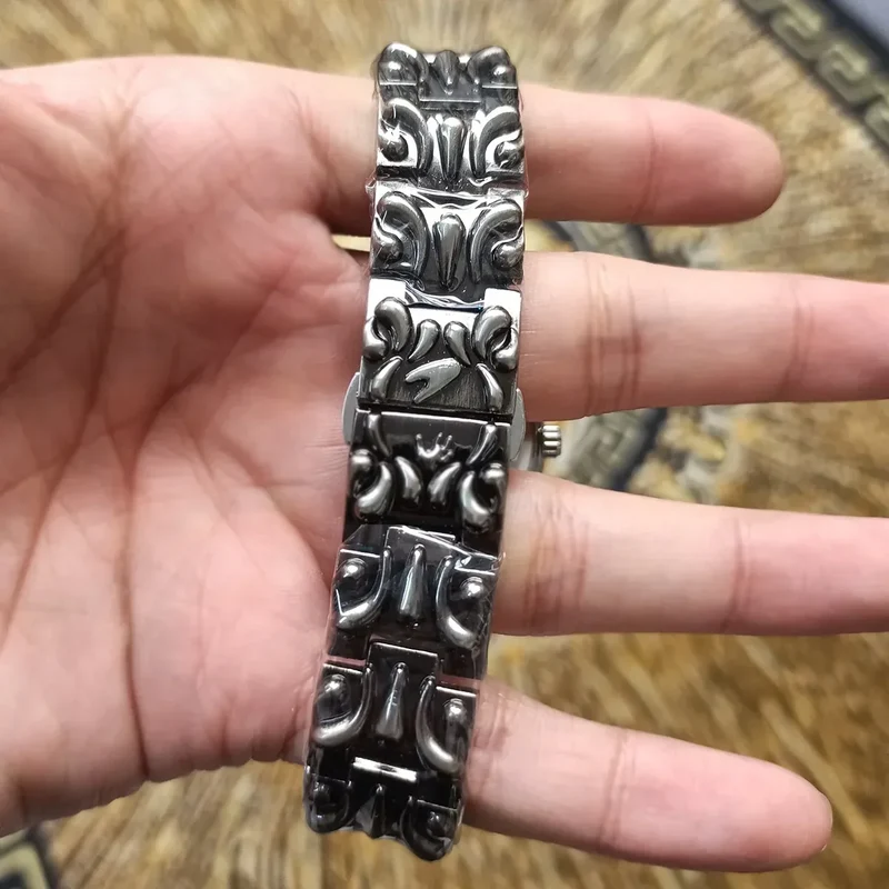 2025 Alabaster Industries Y2K Demon Claw Quartz Watch Men Hot Medieval Old Unique Creative Men's Watches Steel Watch AAA Clock