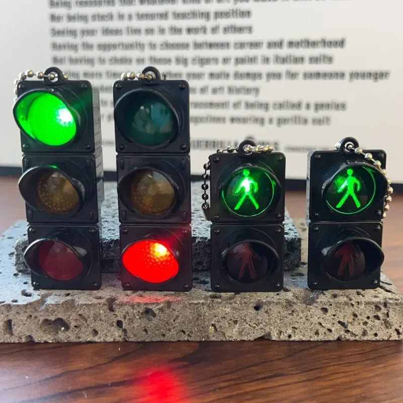 Simulation Electronic Traffic Light Keychain Pendant Pedestrian Light LED Light-emitting Toy Kids Cognitive Toy Gift Key Chain