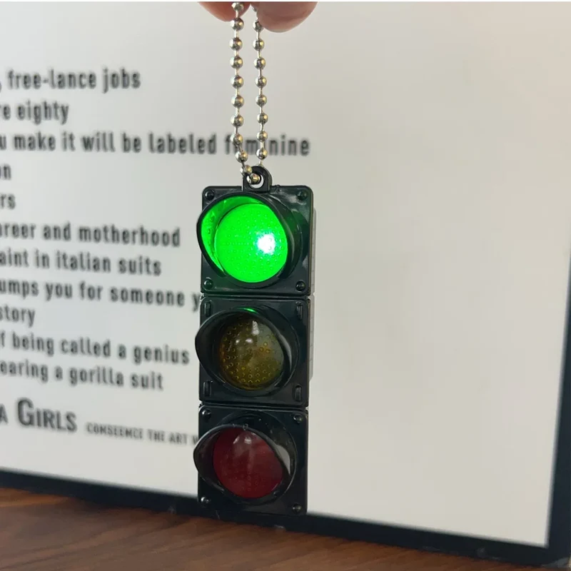 Simulation Electronic Traffic Light Keychain Pendant Pedestrian Light LED Light-emitting Toy Kids Cognitive Toy Gift Key Chain