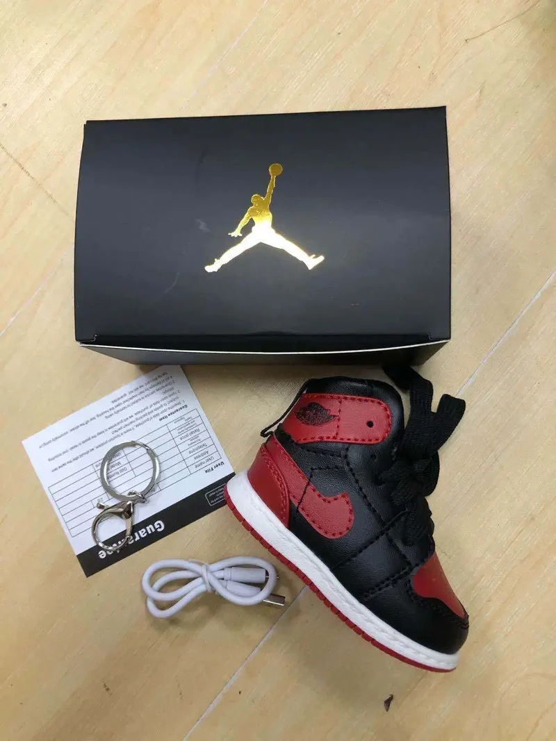 High Quality Portable Battery Charger Powerbank Coconut Sneakers 750 Shoe Power Bank 8000mAh For All Phone