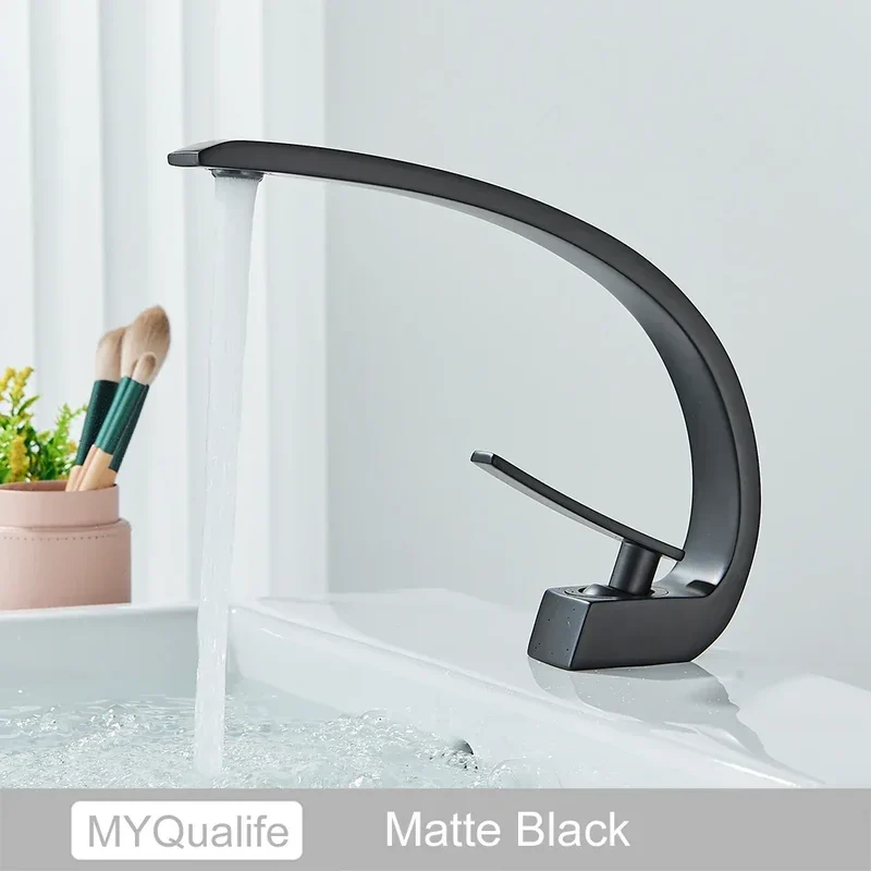 Chrome Basin Faucet Washing Basin Mixer Deck Mounted Cold and Hot Bathroom Faucet