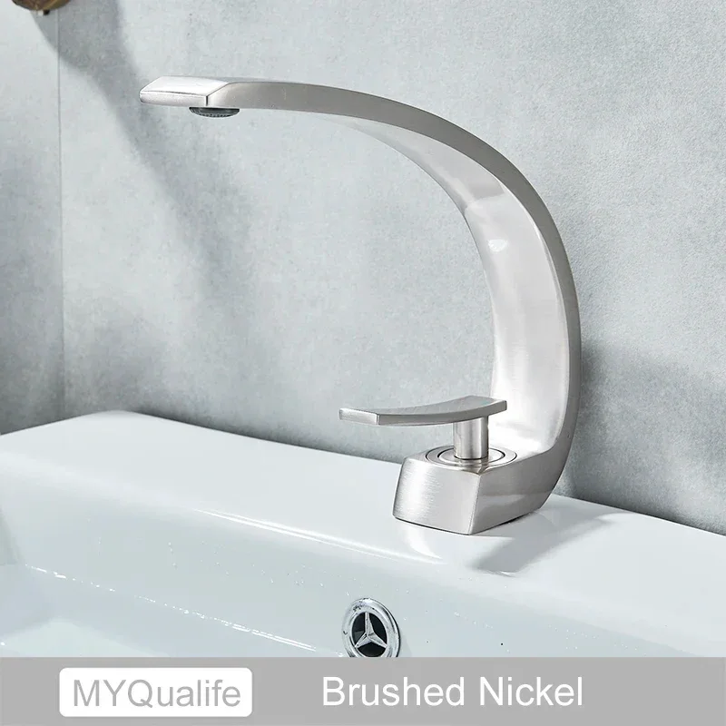 Chrome Basin Faucet Washing Basin Mixer Deck Mounted Cold and Hot Bathroom Faucet
