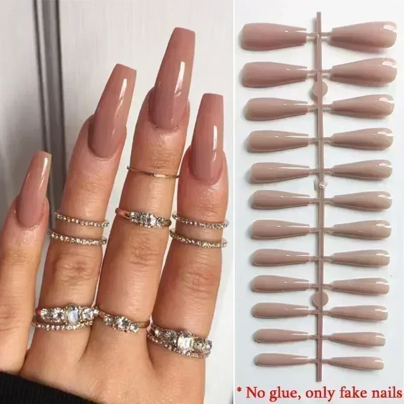 Romantic Red Lips Valentine's Day Wearable Fake Nails Frosted White Detachable Finished False Nails Press on Nails with Glue