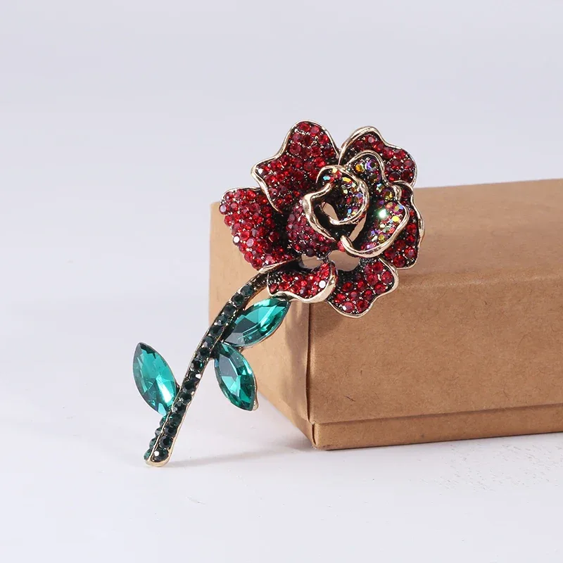 Valentine's Day Enamel Rose Brooches for Women Rhinestone Plant Flower Pins Banquet Party Backpack Gifts Jewelry Accessories