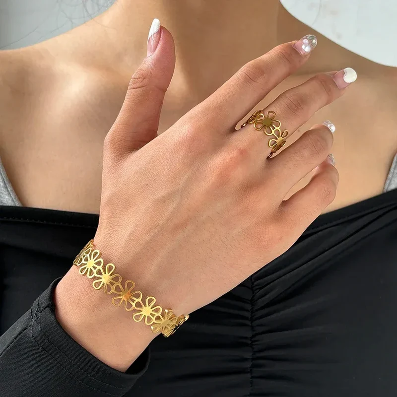 Stainless Steel Bracelet Rings Set Hollow Flowers Unusual Retro Bracelet Ring For Women Jewelry Non-fading High-quality Gift New