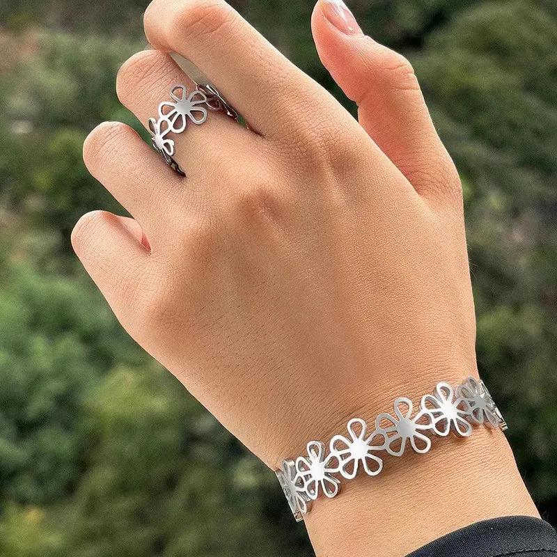 Stainless Steel Bracelet Rings Set Hollow Flowers Unusual Retro Bracelet Ring For Women Jewelry Non-fading High-quality Gift New