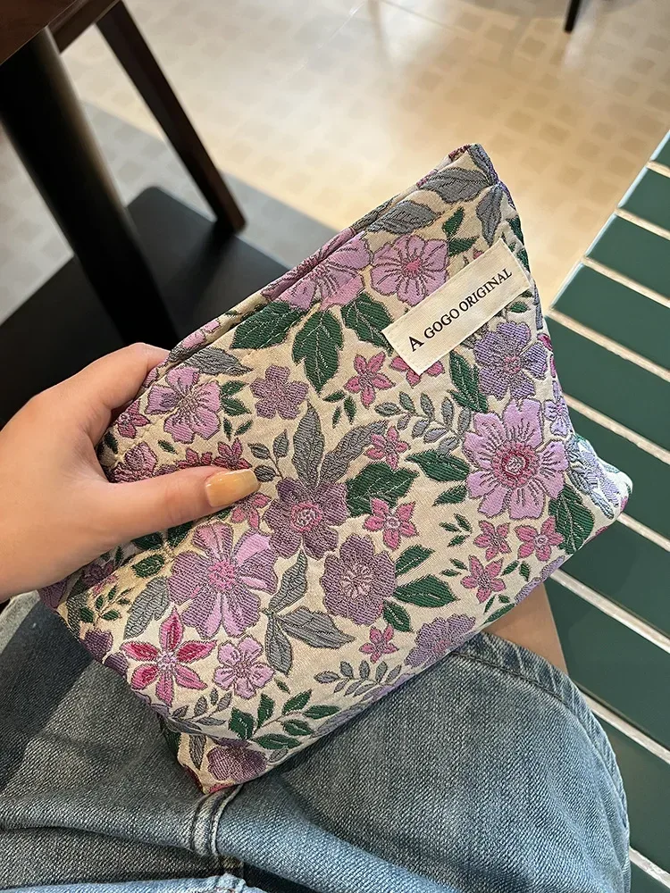 Ins Floral Cosmetic Bag Women Clutch Bag Makeup Bags Portable Skincare Storage Bags Toilet Bag Makeup Pouch Travel Organizer