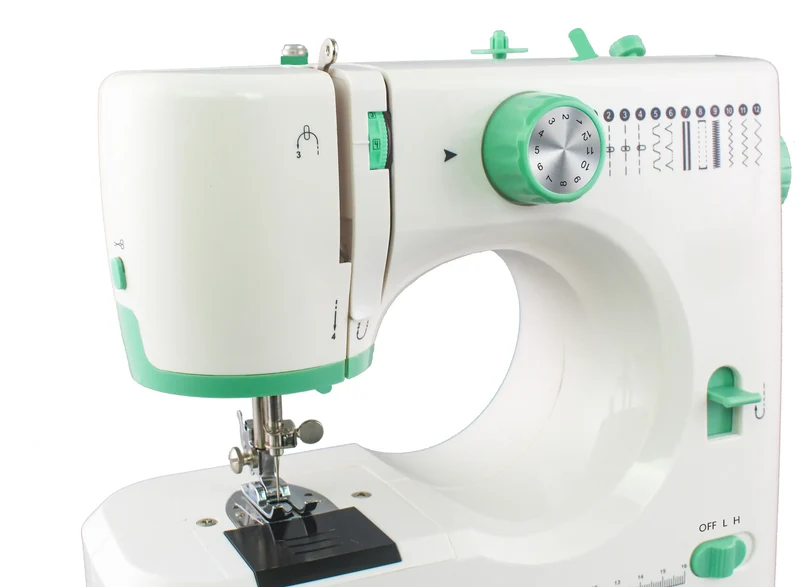 Factory New Design RT-520 Mini Household Cloth Sewing Machine With Button Hole Sewing Factory Price