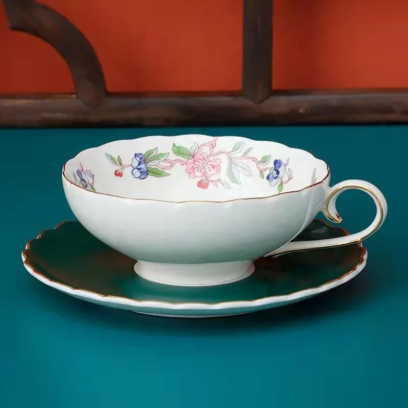 European Hand-painted Gold Rim Flower Edge Coffee Cup Afternoon Tea Bone China Porcelain Tea Cup and Saucer
