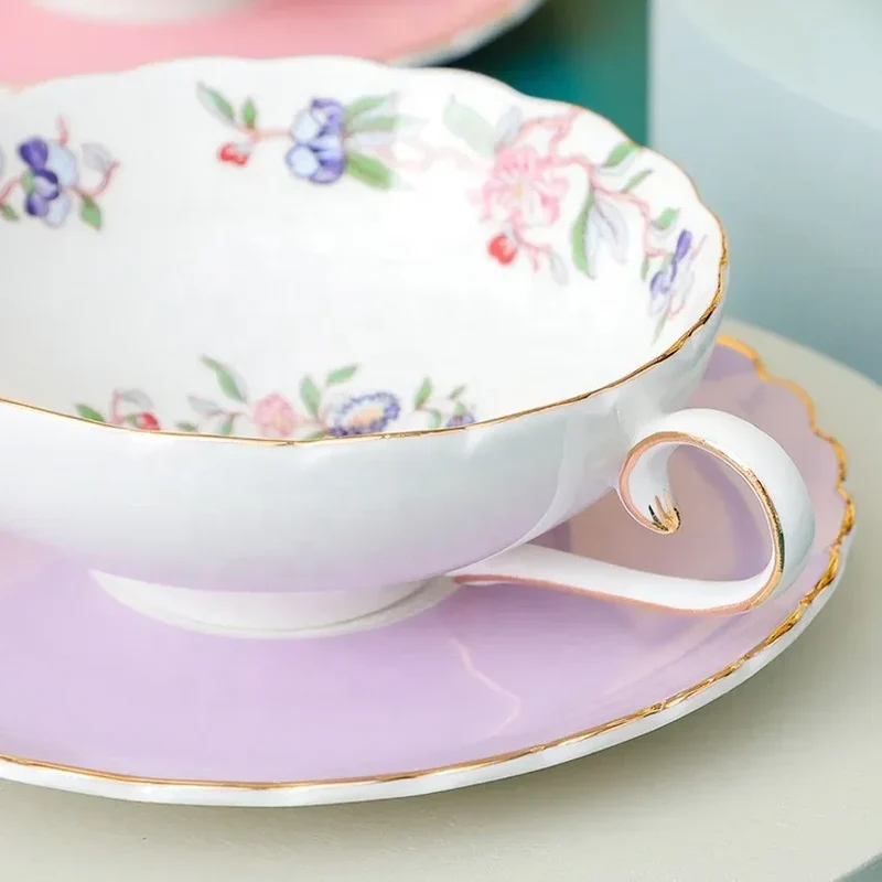 European Hand-painted Gold Rim Flower Edge Coffee Cup Afternoon Tea Bone China Porcelain Tea Cup and Saucer