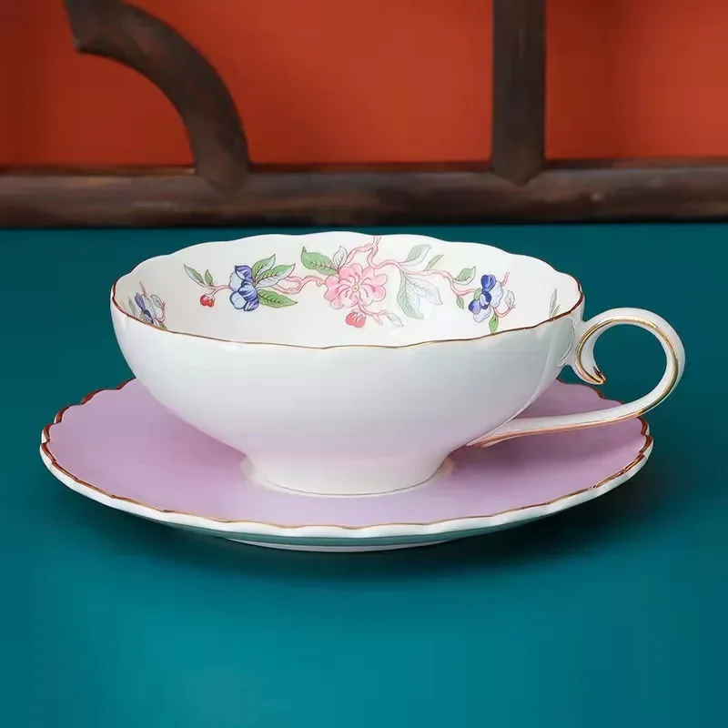 European Hand-painted Gold Rim Flower Edge Coffee Cup Afternoon Tea Bone China Porcelain Tea Cup and Saucer